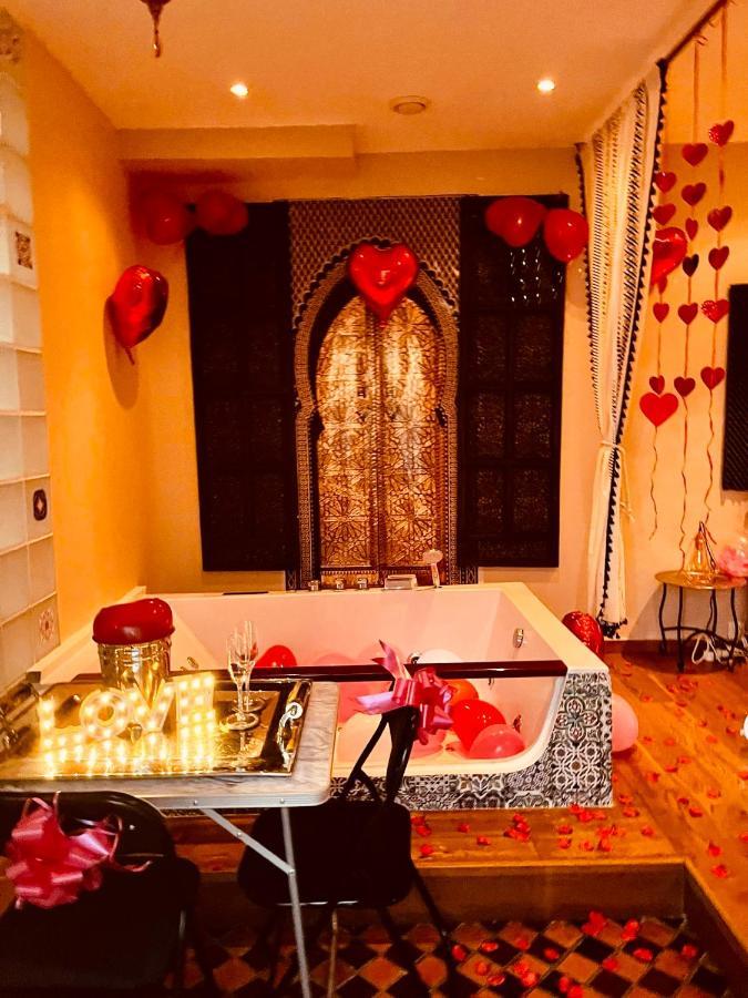 باريس Jacuzzi Love Room المظهر الخارجي الصورة